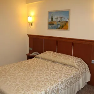 Royal Maris Hotel